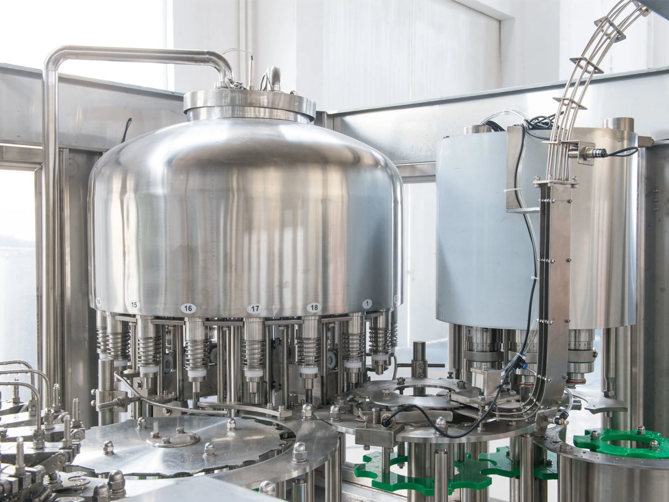 Innovative Technologies in Smart PET Bottle Fillers Meeting Diverse Market Demands